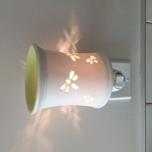 New🌈 Wall Scentsy Wax Burner Fireflys